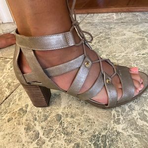 Naturalizer women’s tie up heel